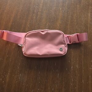 Lululemon Everywhere Belt Bag Rose Blush